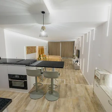 Sea Breeze Iii Apartment